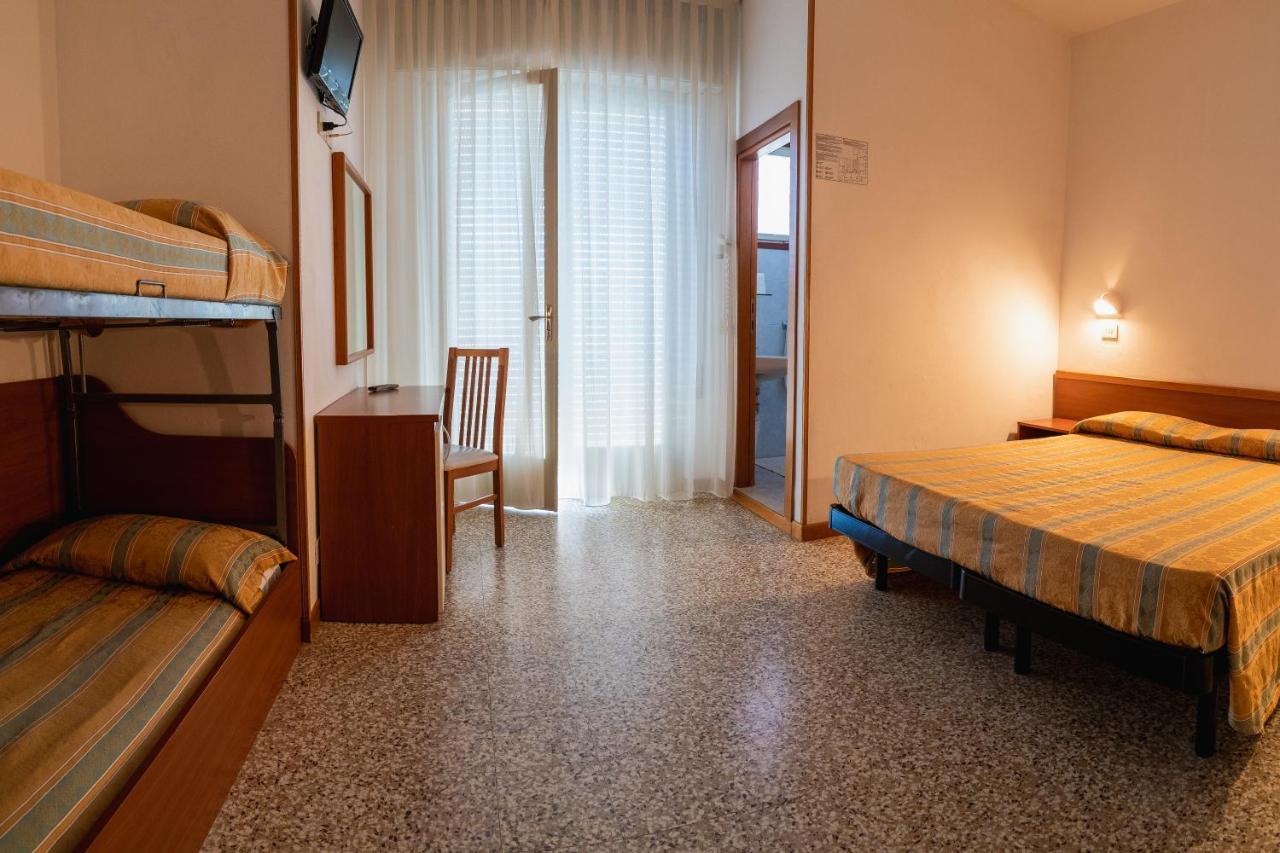 Hotel Happy Μιλάνο Μαριτίμα Εξωτερικό φωτογραφία